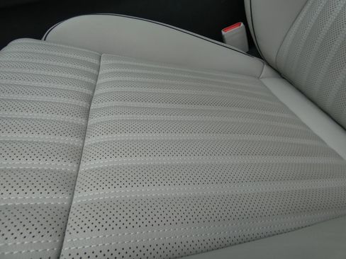 Used 2023 Genesis G70 2.0T w/ Sport Prestige Package image 50