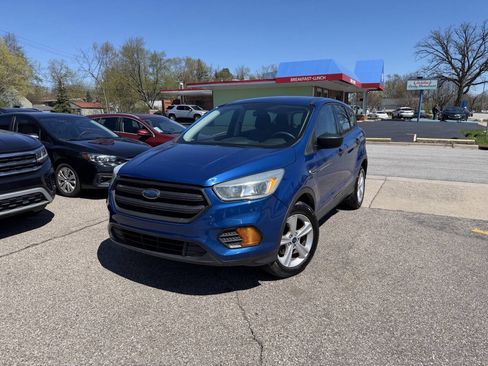 Used 2017 Ford Escape S image 2