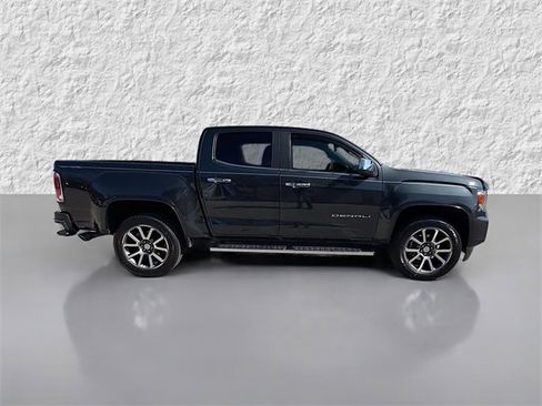Used 2021 GMC Canyon Denali image 2