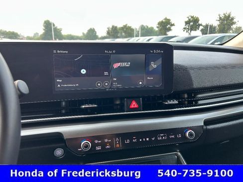 Used 2025 Kia Carnival SX w/ SX Dark Edition Package FWD image 18