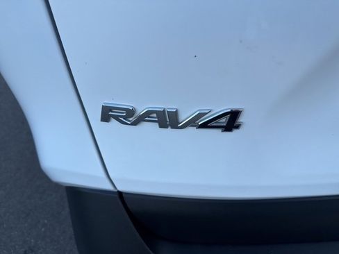 Used 2024 Toyota RAV4 XLE image 31