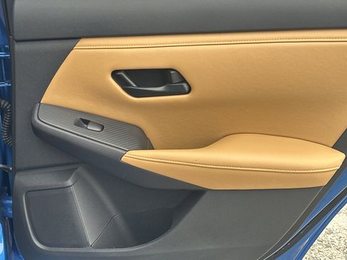 Used 2024 Nissan Sentra SV w/ SV Premium Package image 16