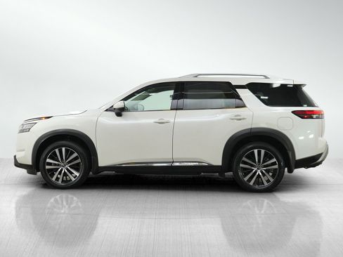 Used 2024 Nissan Pathfinder Platinum AWD/4WD image 2