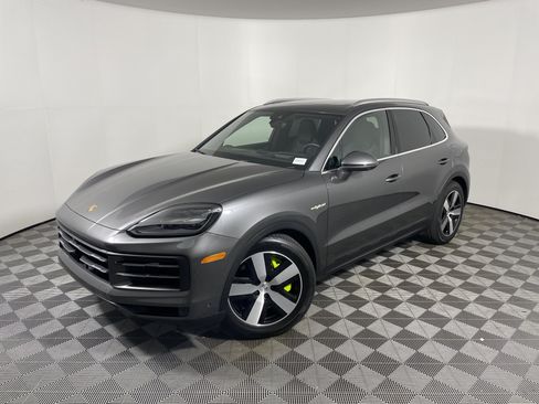 Used 2026 Porsche Cayenne E-Hybrid AWD/4WD image 1