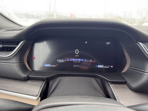 Used 2023 Jeep Grand Cherokee Limited image 17