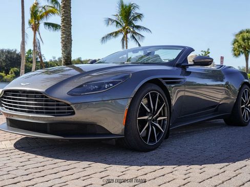 Used 2020 Aston Martin DB11 Volante image 14