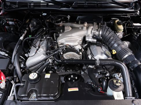 Used 2004 Mercury Marauder RWD image 3