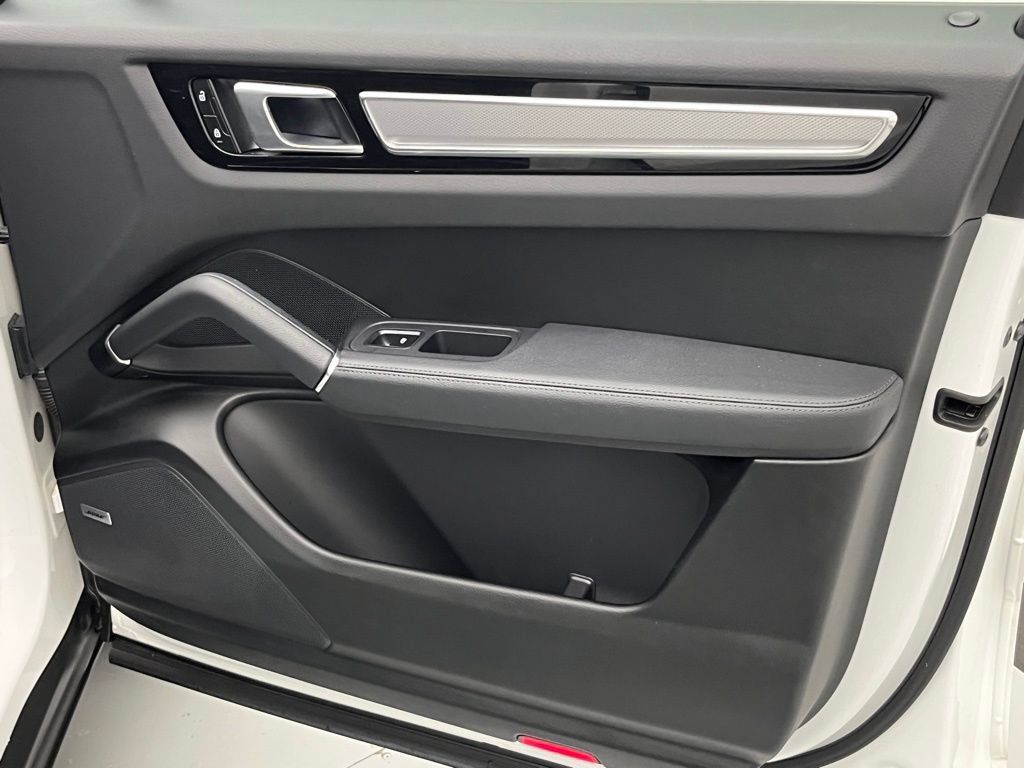Certified 2023 Porsche Cayenne AWD/4WD image 37