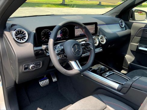 Certified 2025 Mercedes-Benz GLA 250 4MATIC image 9