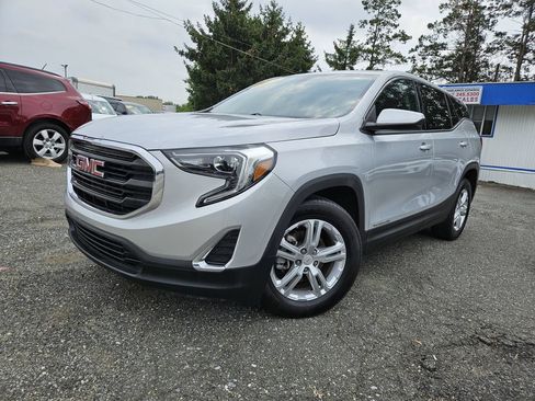 Used 2018 GMC Terrain SLE FWD image 1