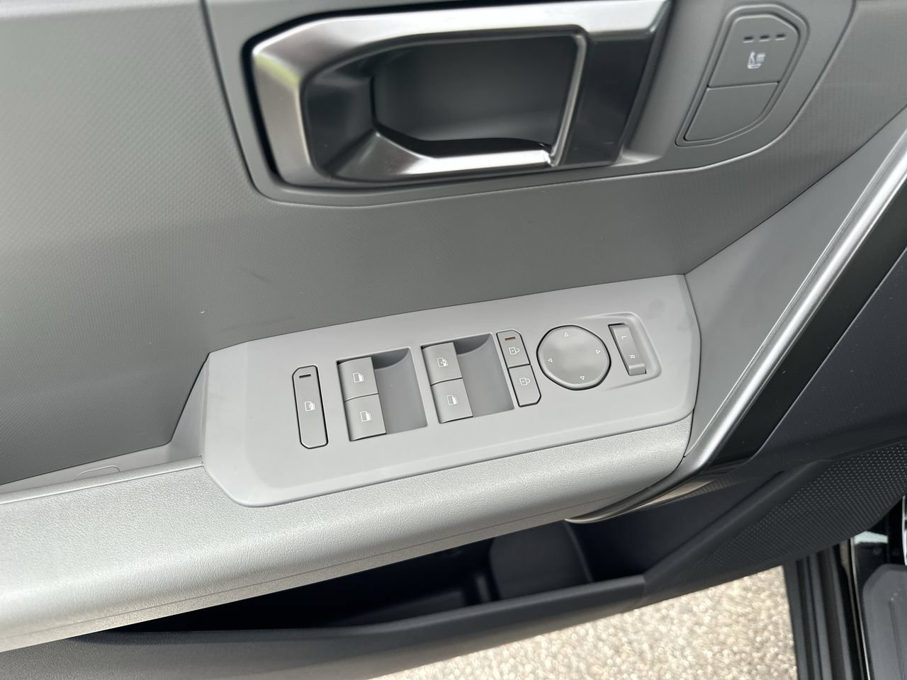 New 2027 Kia Seltos LX AWD/4WD image 3