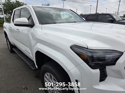 Used 2025 Toyota Tacoma SR5 AWD/4WD image 3