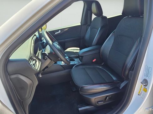 Used 2023 Ford Escape ST-Line Select AWD/4WD image 13