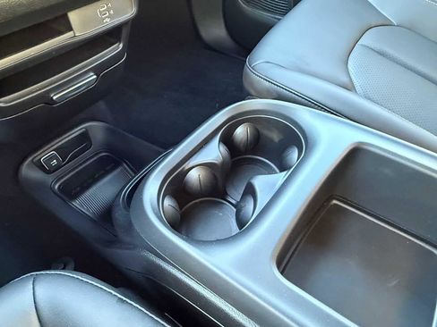 New 2026 Chrysler Pacifica Select image 21