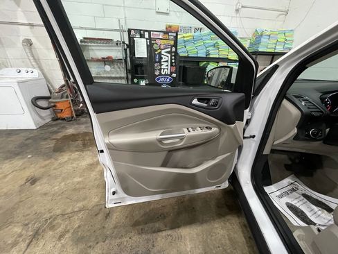 Used 2015 Ford Escape Titanium image 13