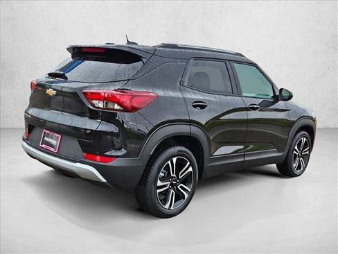 New 2026 Chevrolet TrailBlazer LT FWD image 2