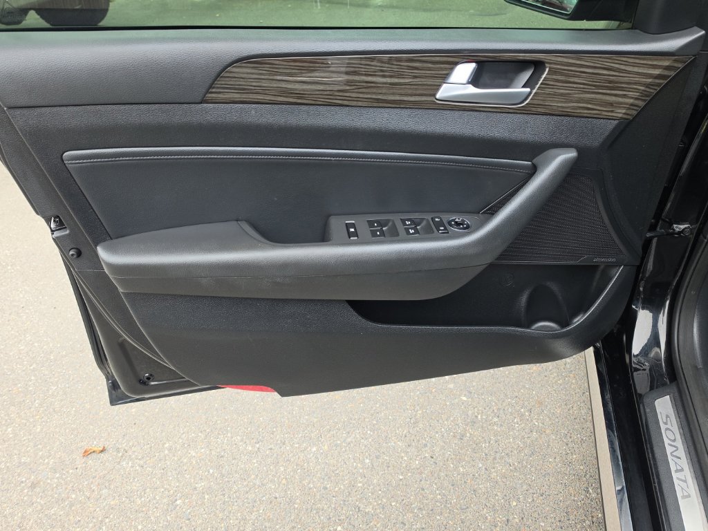 Used 2015 Hyundai Sonata Limited FWD image 17