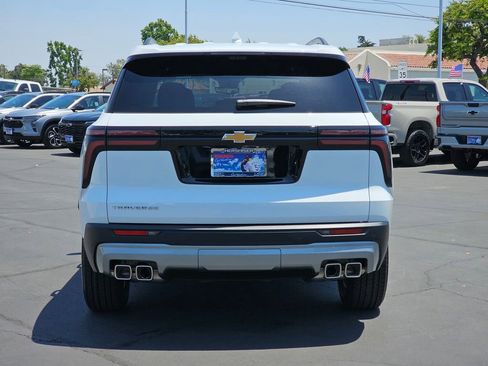 New 2026 Chevrolet Traverse LT w/ Driver Confidence Package FWD image 5