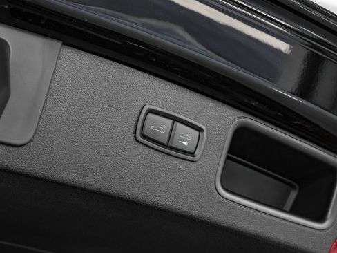 Used 2021 Porsche Macan image 41