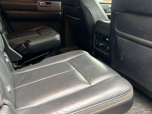 Used 2015 Ford Expedition EL Platinum image 25