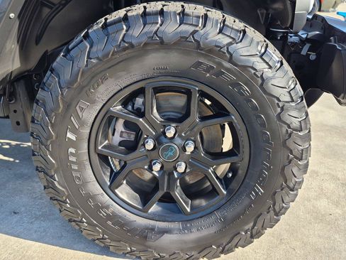Used 2024 Jeep Wrangler Unlimited AWD/4WD image 12