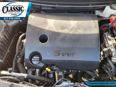 Used 2023 Chevrolet Traverse Premier image 61