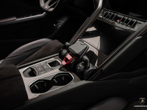 Used 2024 Lamborghini Urus S image 51