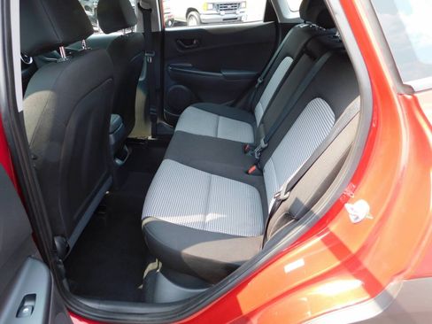 Used 2023 Hyundai Kona SE FWD image 5