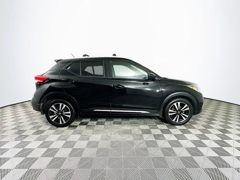Used 2018 Nissan Kicks SR w/ Exterior Package image 13