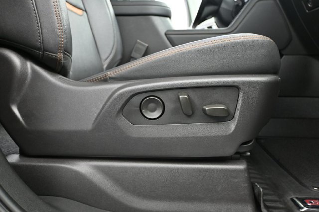 Used 2024 GMC Sierra 2500 AT4 w/ Technology Package AWD/4WD image 40