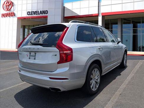 Used 2018 Volvo XC90 T6 Momentum w/ Convenience Package AWD/4WD image 5