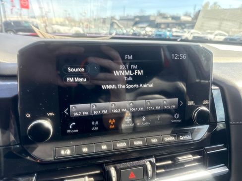 Used 2024 Nissan Pathfinder SL w/ SL Premium Package image 20