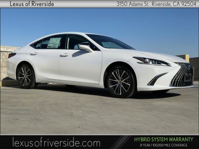 New 2025 Lexus ES 300h w/ Premium Package