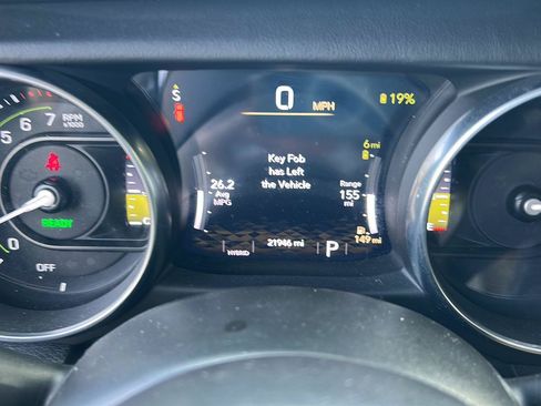 Used 2023 Jeep Wrangler Unlimited Sahara w/ Cold Weather Group AWD/4WD image 11