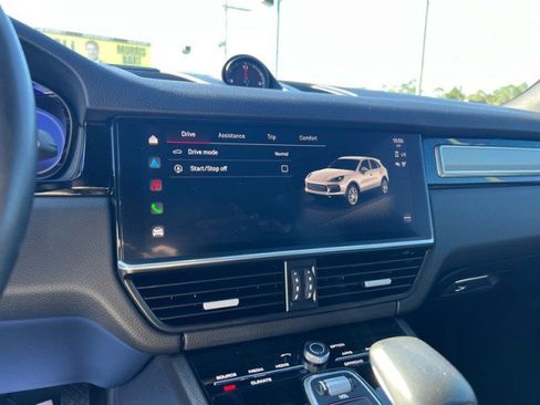 Used 2023 Porsche Cayenne image 18