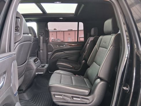 Used 2023 Cadillac Escalade ESV Premium Luxury RWD image 25
