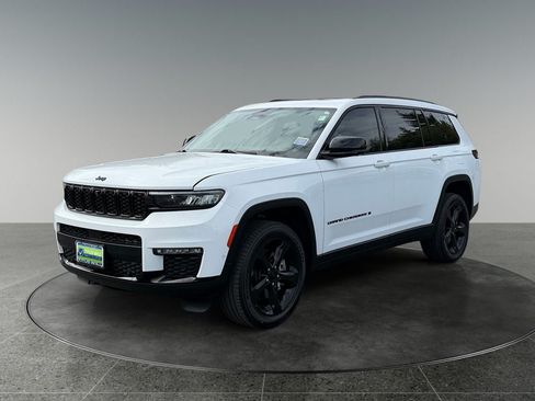 Used 2023 Jeep Grand Cherokee L Limited w/ Luxury Tech Group II AWD/4WD image 3