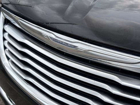 Used 2016 Chrysler Town & Country Touring-L w/ Driver Convenience Group FWD image 13