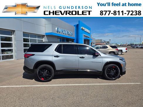 Used 2023 Chevrolet Traverse Premier w/ Redline Edition AWD/4WD image 8