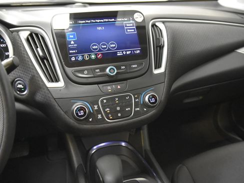 Used 2024 Chevrolet Malibu LT FWD image 23