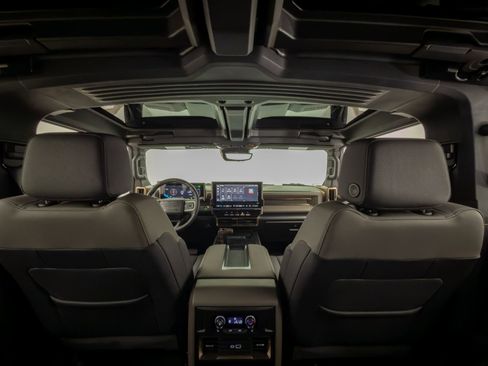 Used 2025 GMC Hummer EV 2X AWD/4WD image 13
