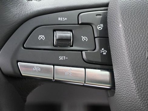Used 2024 Cadillac XT4 Premium Luxury w/ Active Safety Package FWD image 13