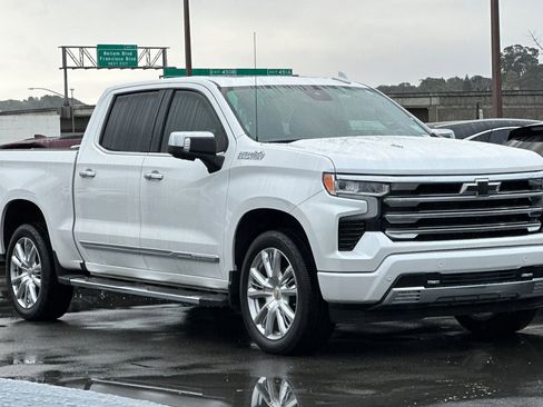 Used 2024 Chevrolet Silverado 1500 High Country w/ High Country Premium Package image 9