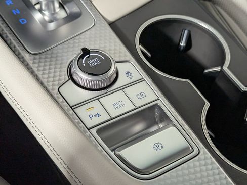 Used 2023 Genesis G70 2.0T w/ Sport Prestige Package image 29