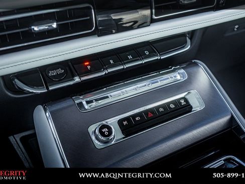 Used 2025 Lincoln Aviator AWD w/ Equipment Group 101A image 22