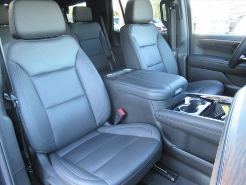 Used 2025 Chevrolet Tahoe Z71 AWD/4WD image 9