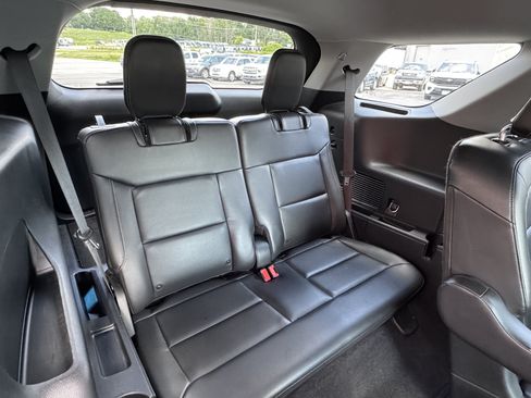 Used 2023 Ford Explorer XLT w/ Equipment Group 202A AWD/4WD image 29