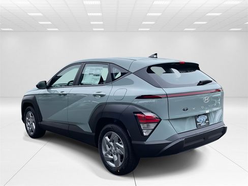 New 2026 Hyundai Kona SE image 4