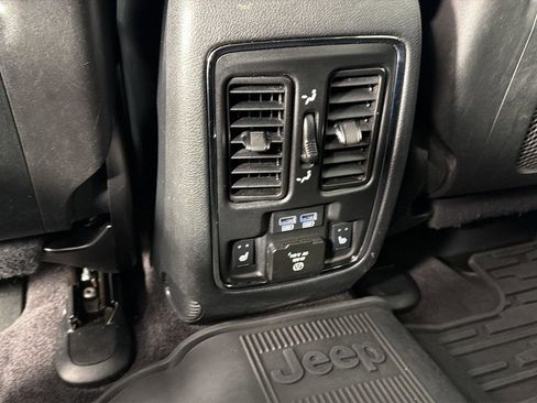 Used 2017 Jeep Grand Cherokee Limited AWD/4WD image 20