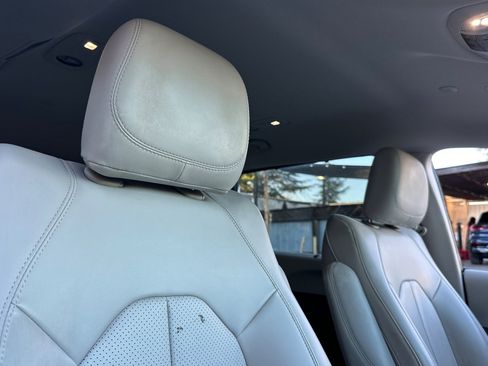 Used 2021 Chrysler Voyager Lxi image 24